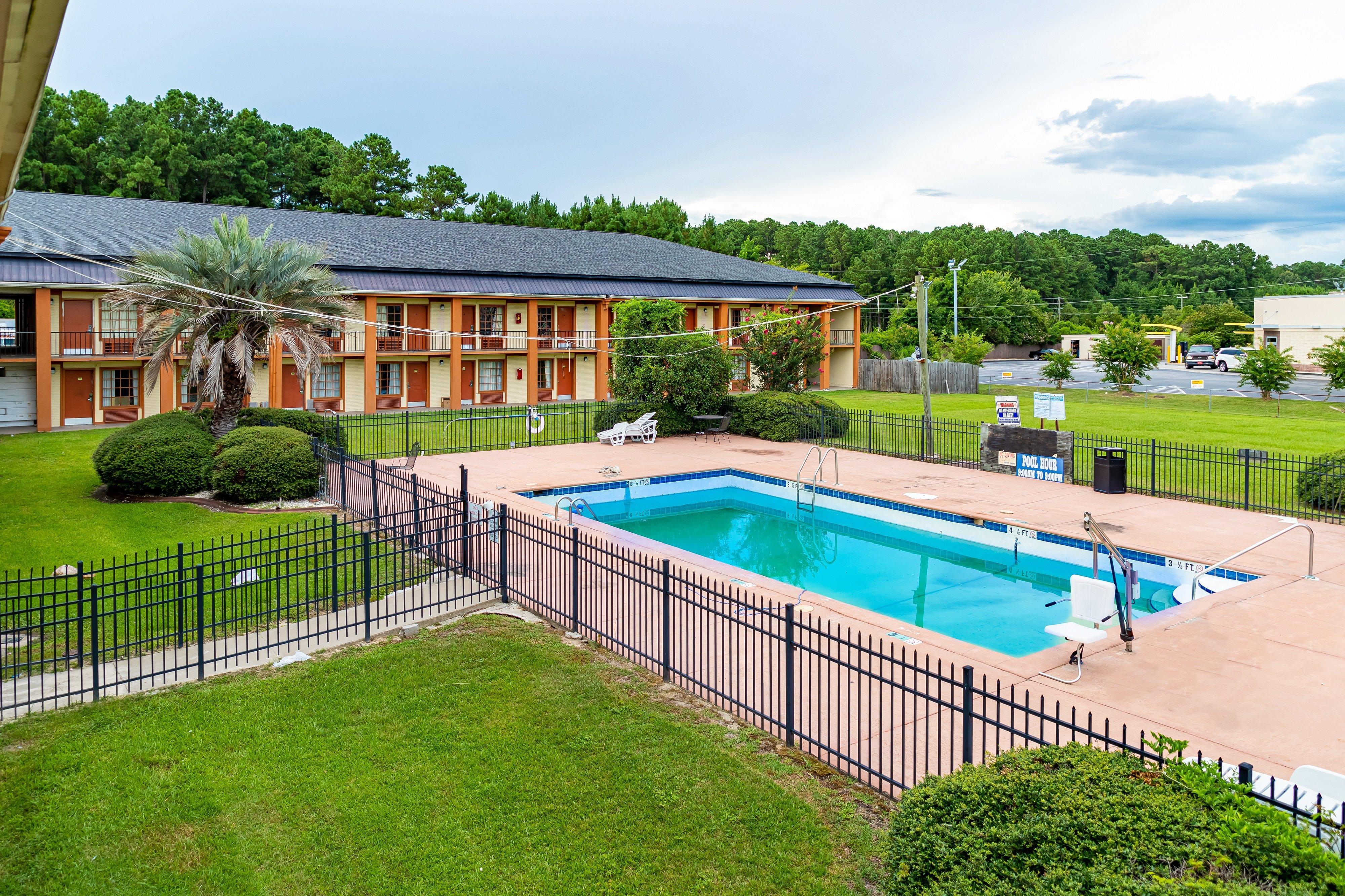 Red Roof Inn Savannah - Richmond Hill I-95 Dış mekan fotoğraf