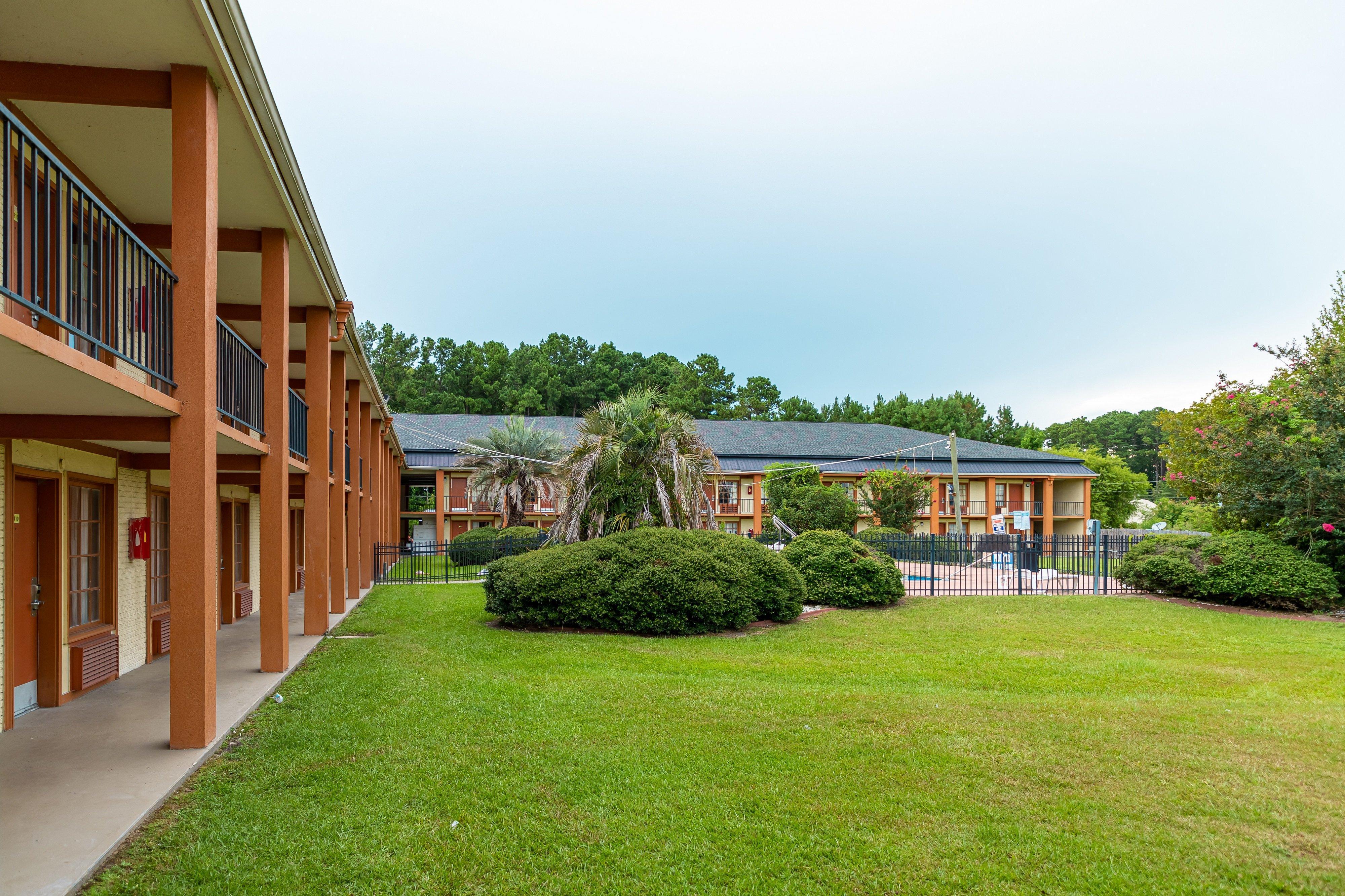 Red Roof Inn Savannah - Richmond Hill I-95 Dış mekan fotoğraf
